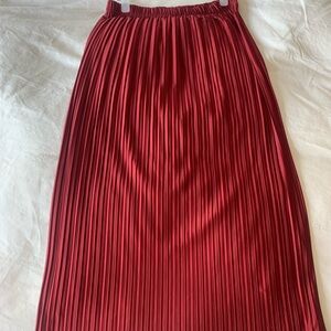 ZARA - Elegant Silky Red Pleated Midi Skirt - SIZE S/M